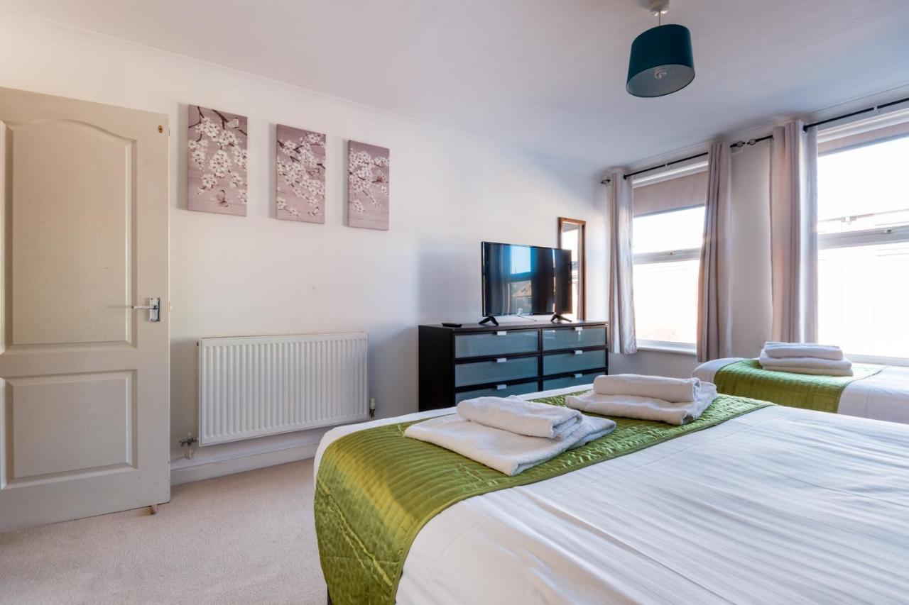 Old Town Apartments Суиндън Екстериор снимка