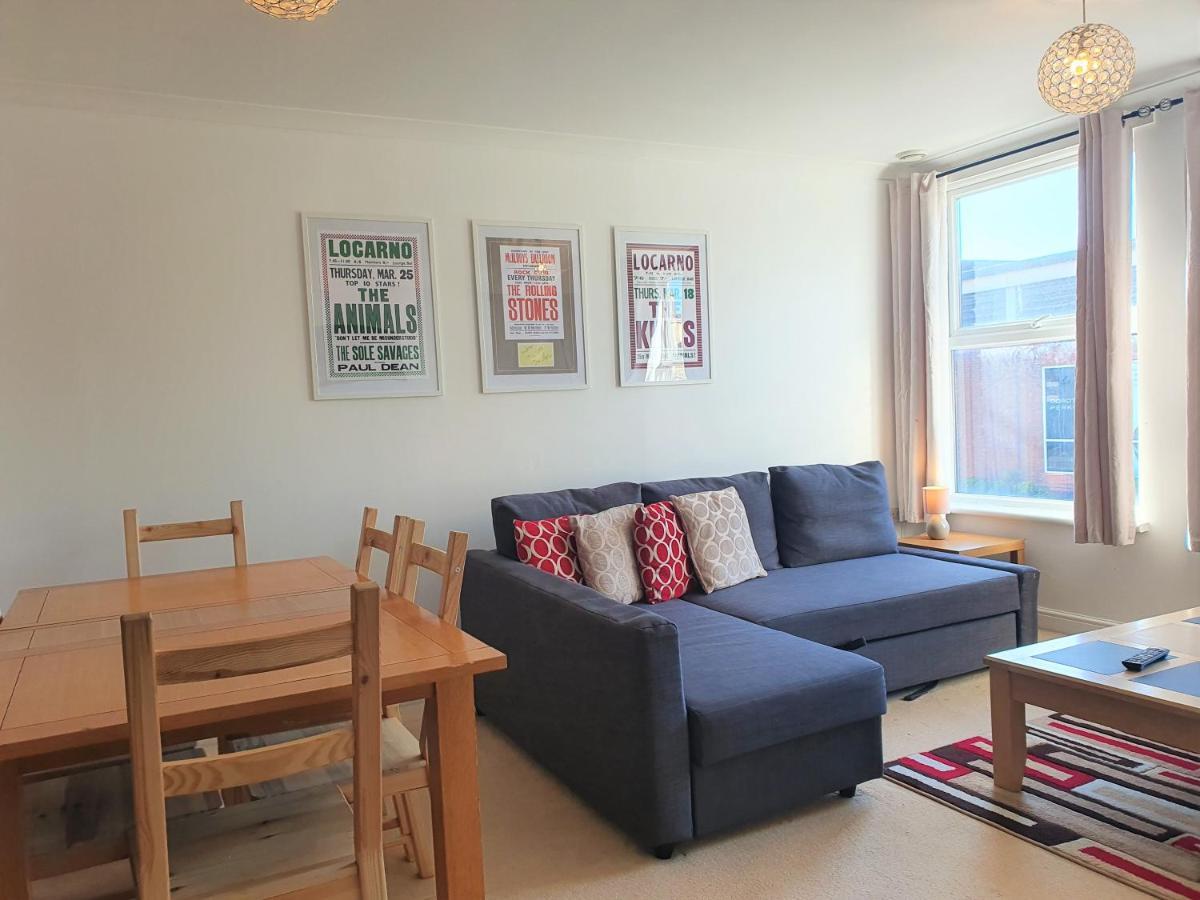Old Town Apartments Суиндън Екстериор снимка