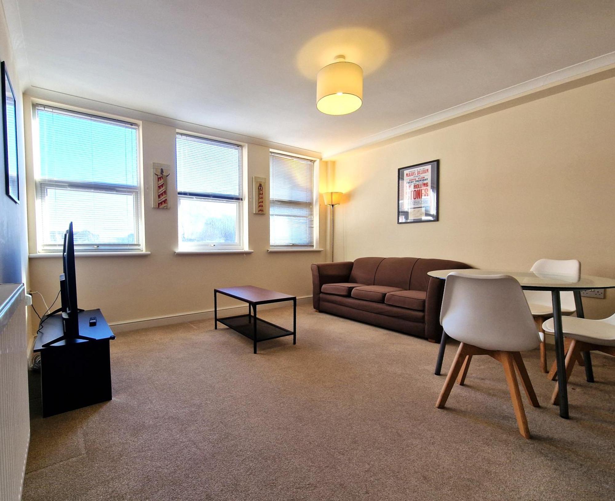 Old Town Apartments Суиндън Екстериор снимка